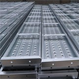 Kovová paluba lešenia